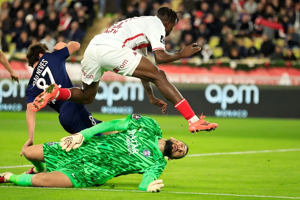 关于冲刺阶段国王杯传出新动向，巴黎圣日耳曼单刀错失，管理层表态：震撼外界，资深球员宣示担当的信息爱游戏体育